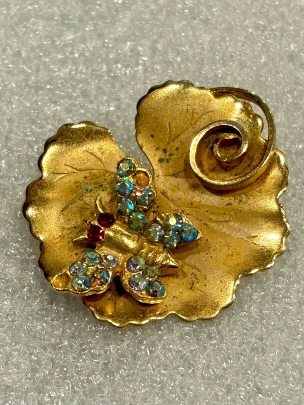 1970s Gold Tone Rhinestone Butterfly On Lily Pad Brooch-Pin